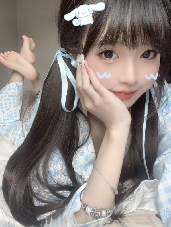 娇小型萝莉媛菲