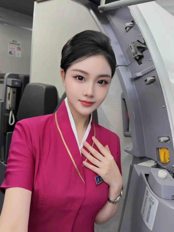 暑期在飞空姐西桢
