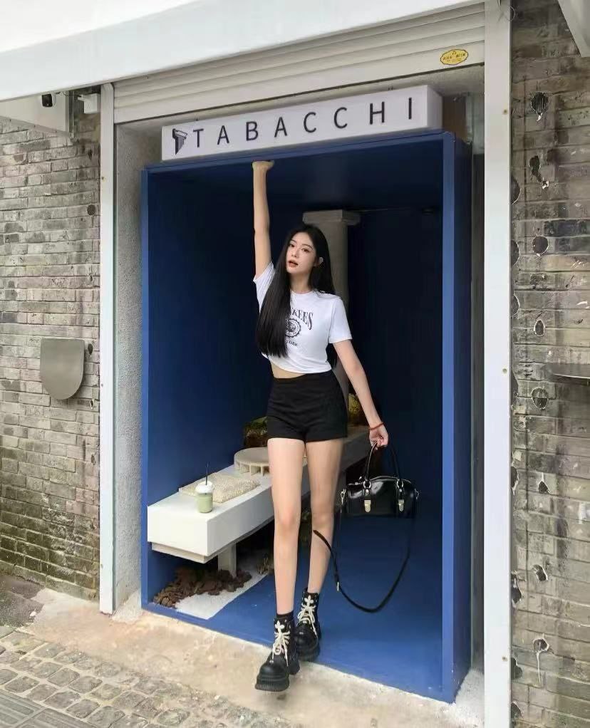 可甜可御气质模特妍曦