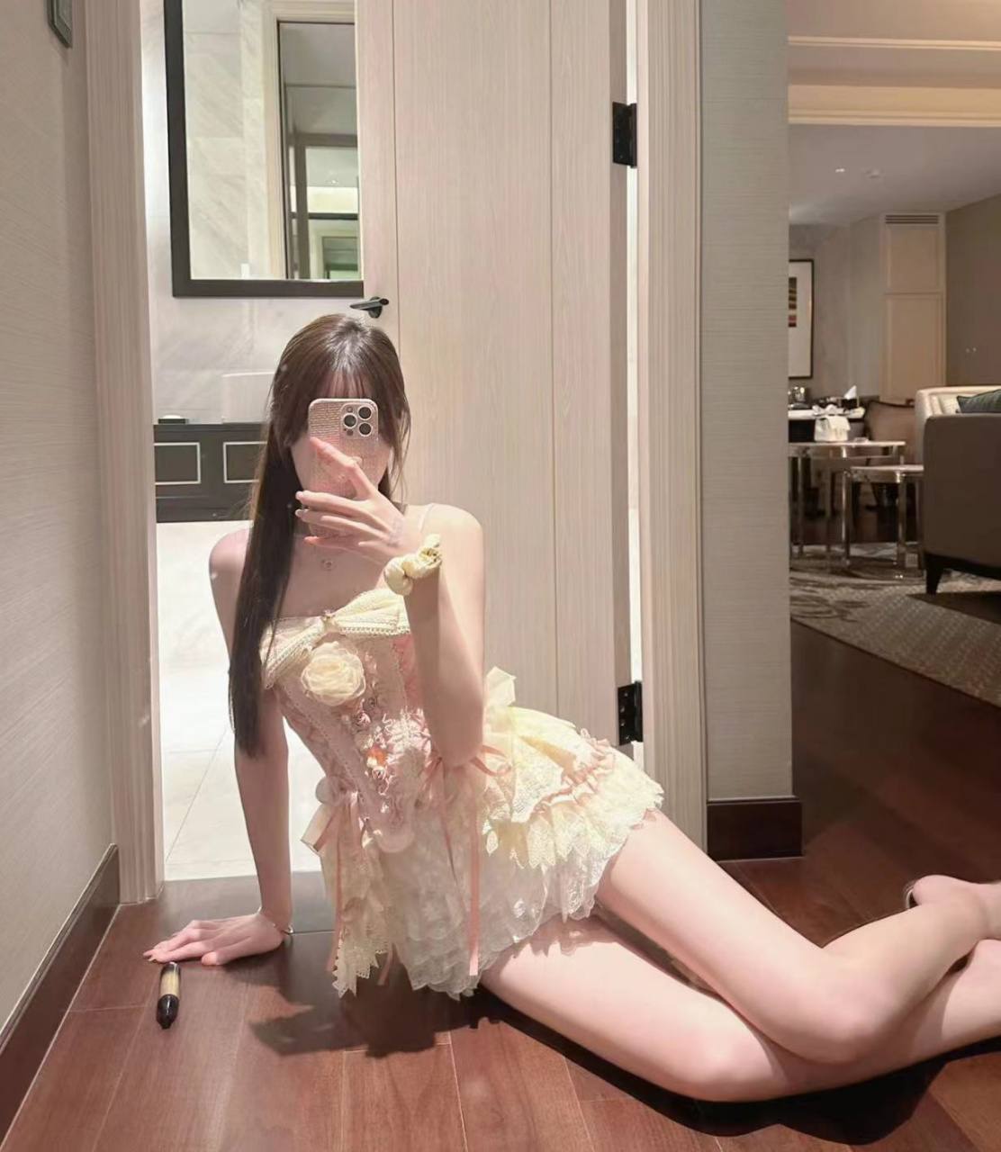 清纯高颜值网红语晗