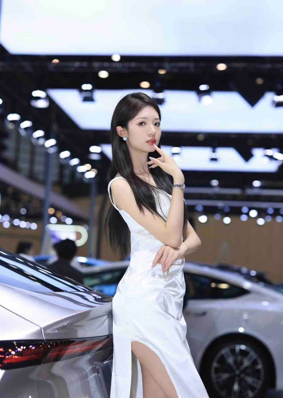 知名品牌御用车模娅绯