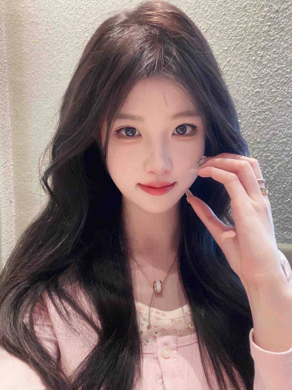 甜美可人大学生睿宁