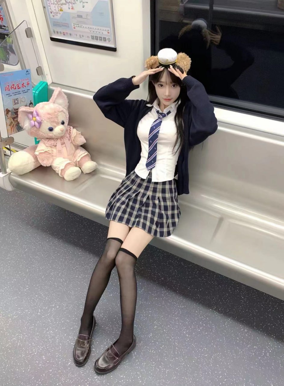 精致的猪猪女孩瑞姿