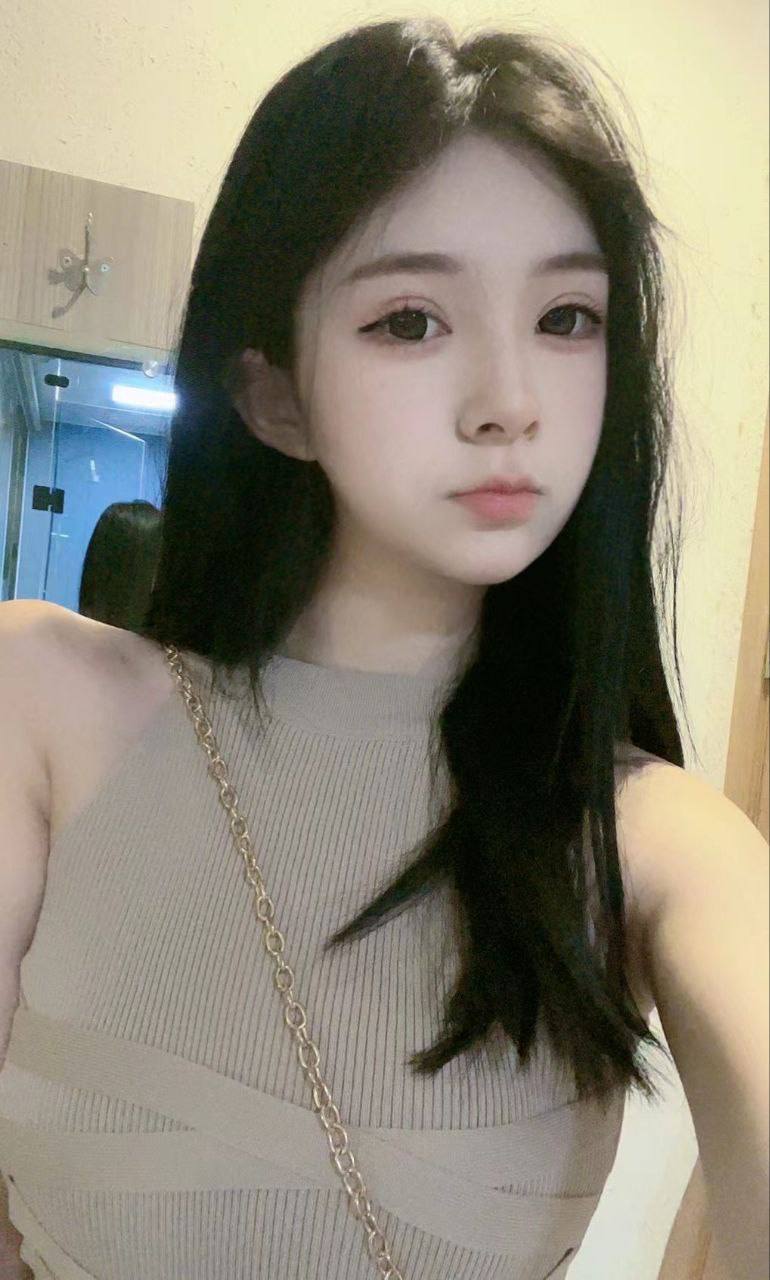 软萌可人小美女语晨