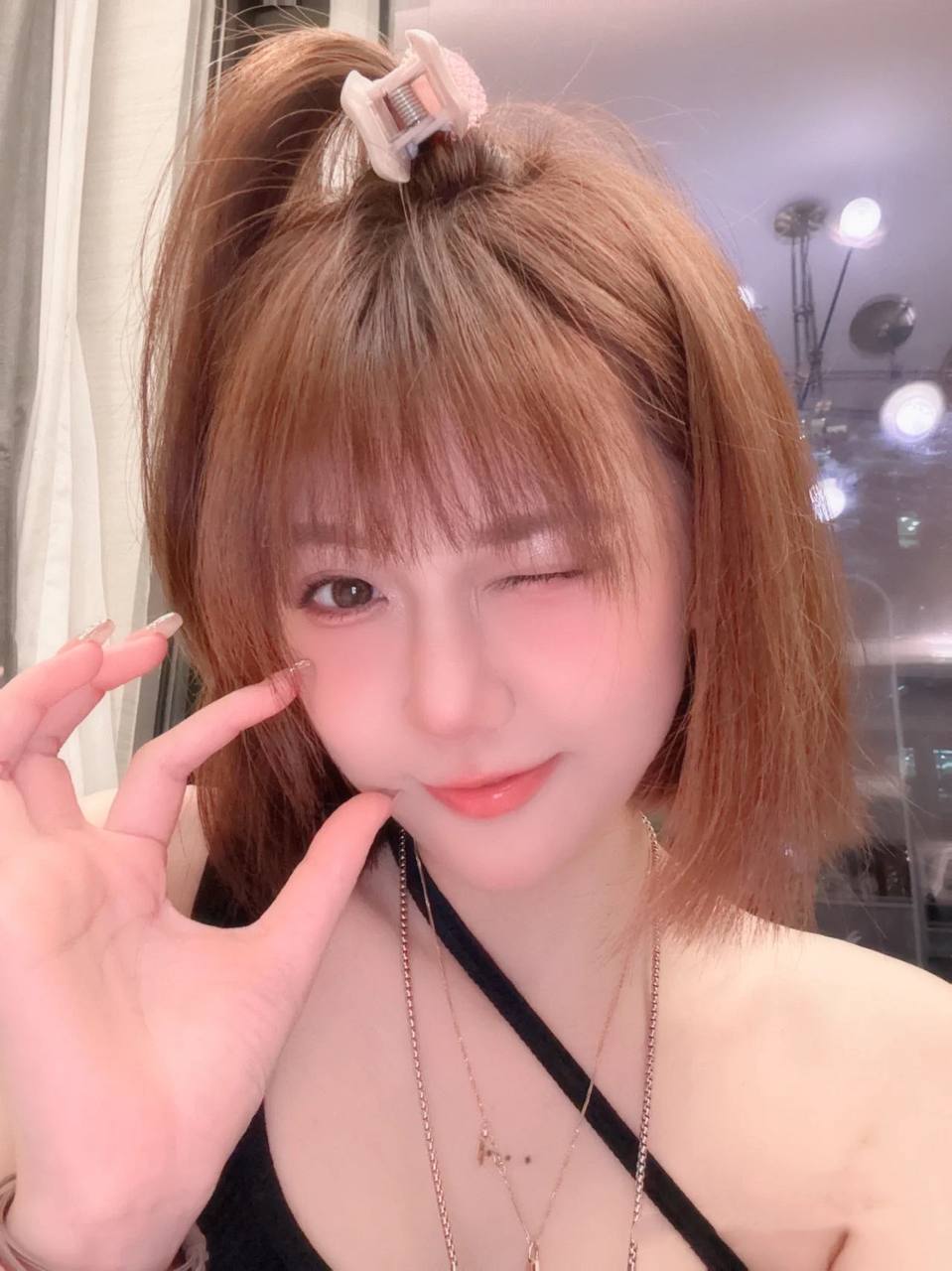 短发辣妹晓嫣