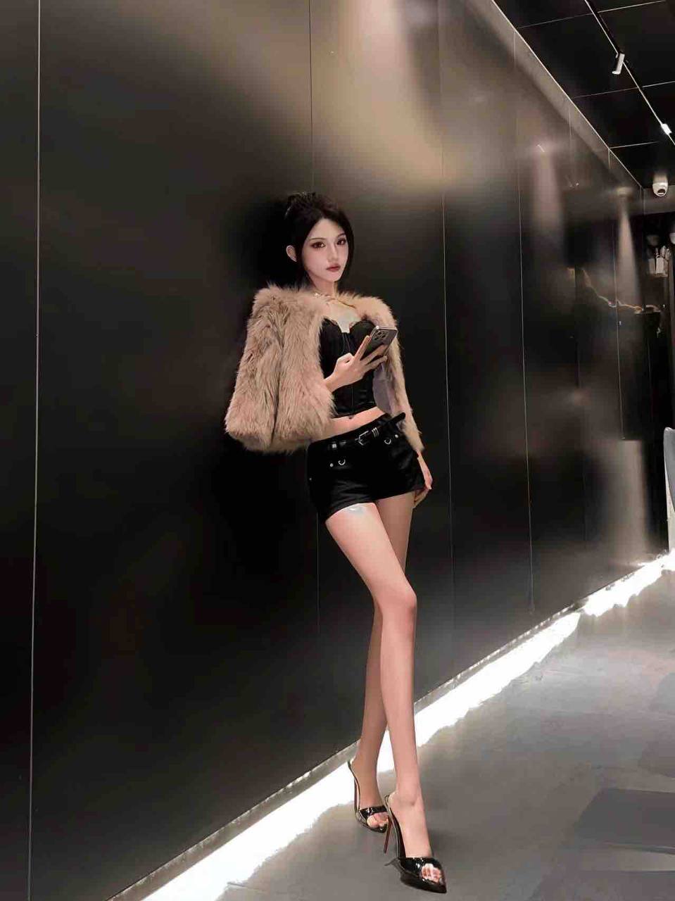 T台秀场模特含婧