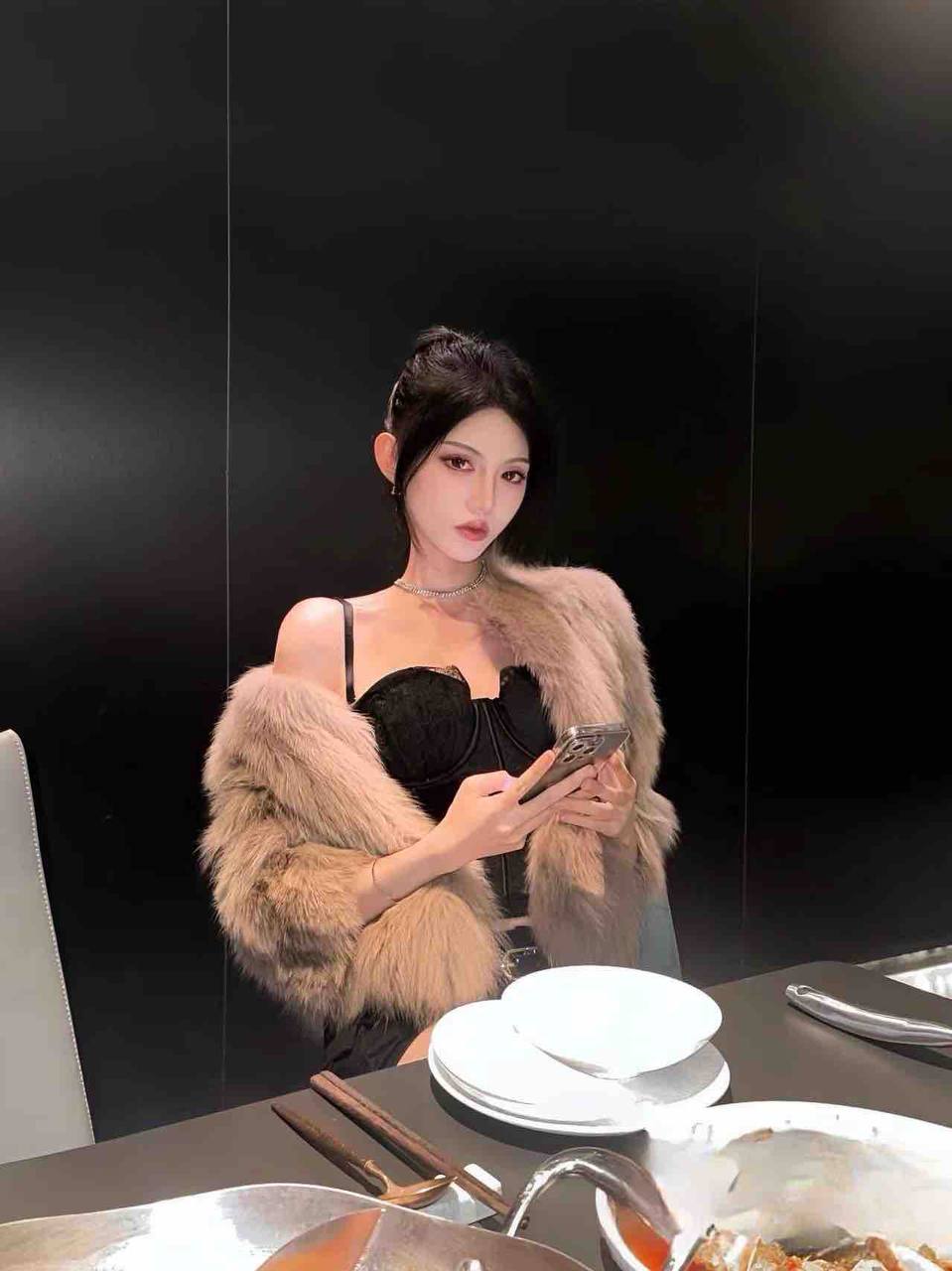 T台秀场模特含婧