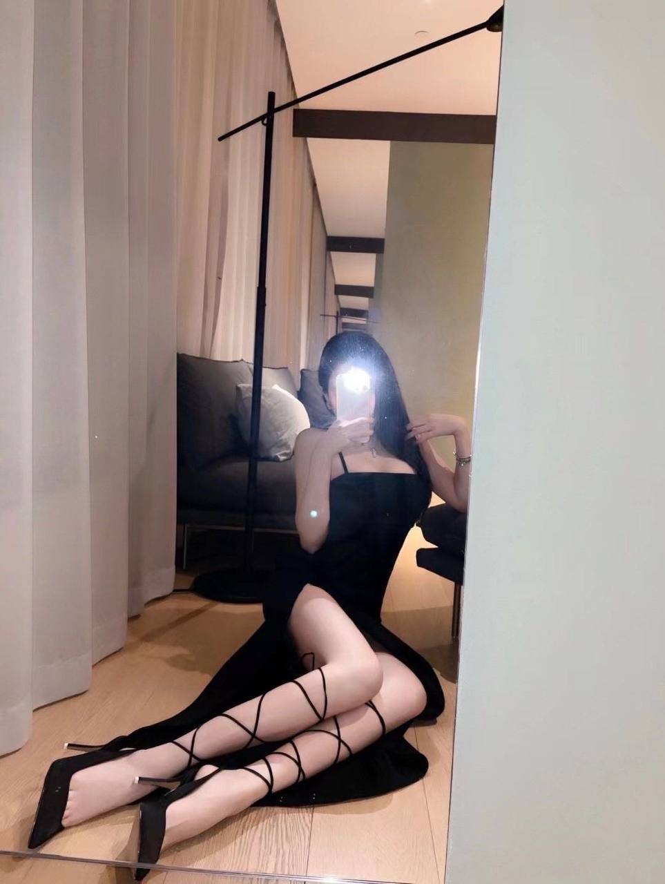 签约腿模梓馨