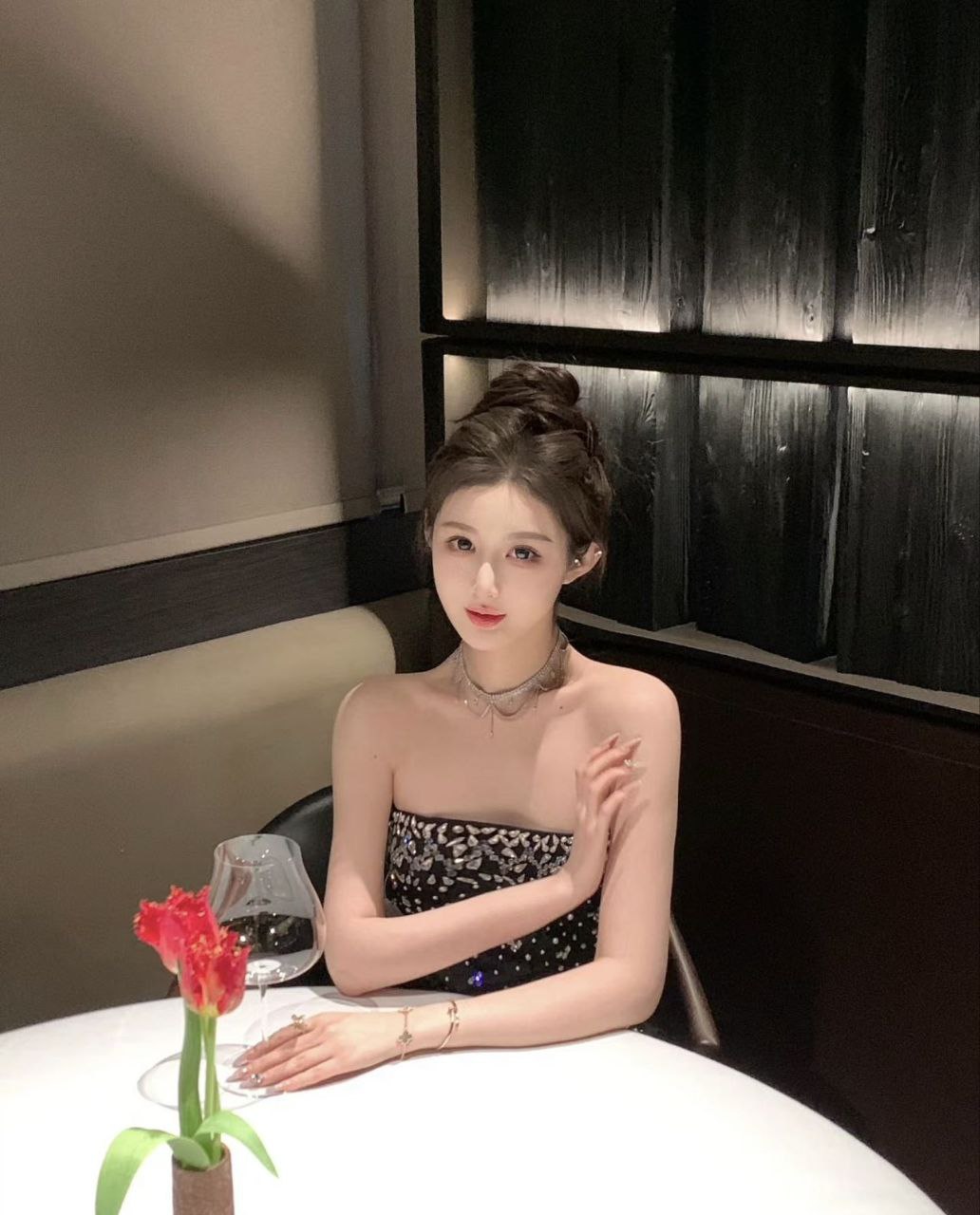 夜场红人梦苒