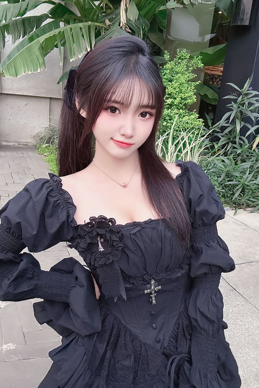 性感甜美小萝莉雅芯