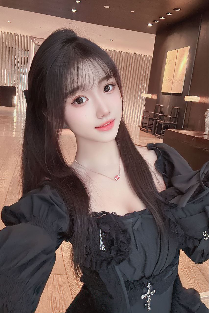 性感甜美小萝莉雅芯