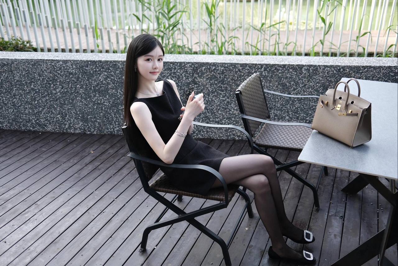 豪华商圈模特心彤