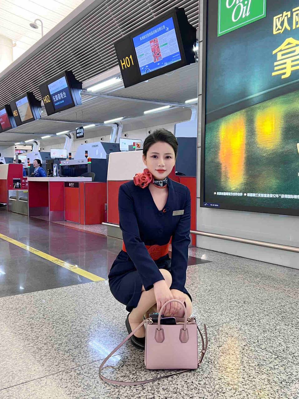 航空真实在飞空姐芝馨