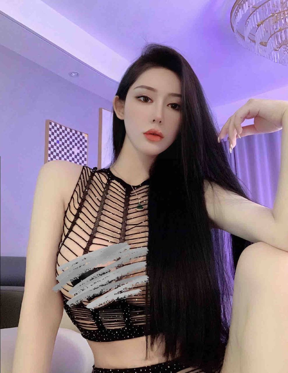 INS认证网红模特雅菲