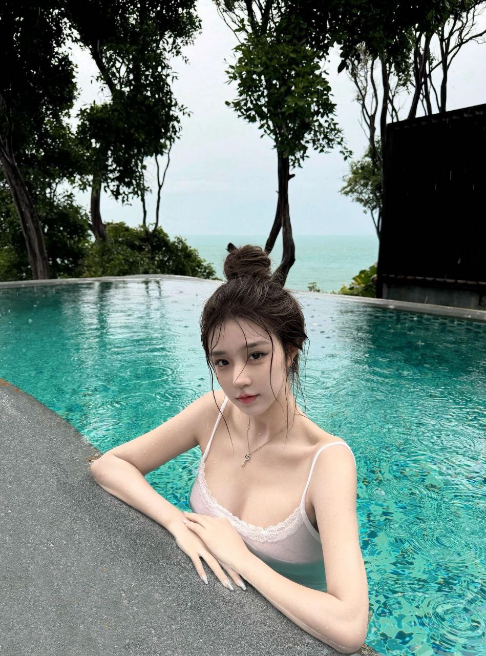 性感迷人悠恩恩