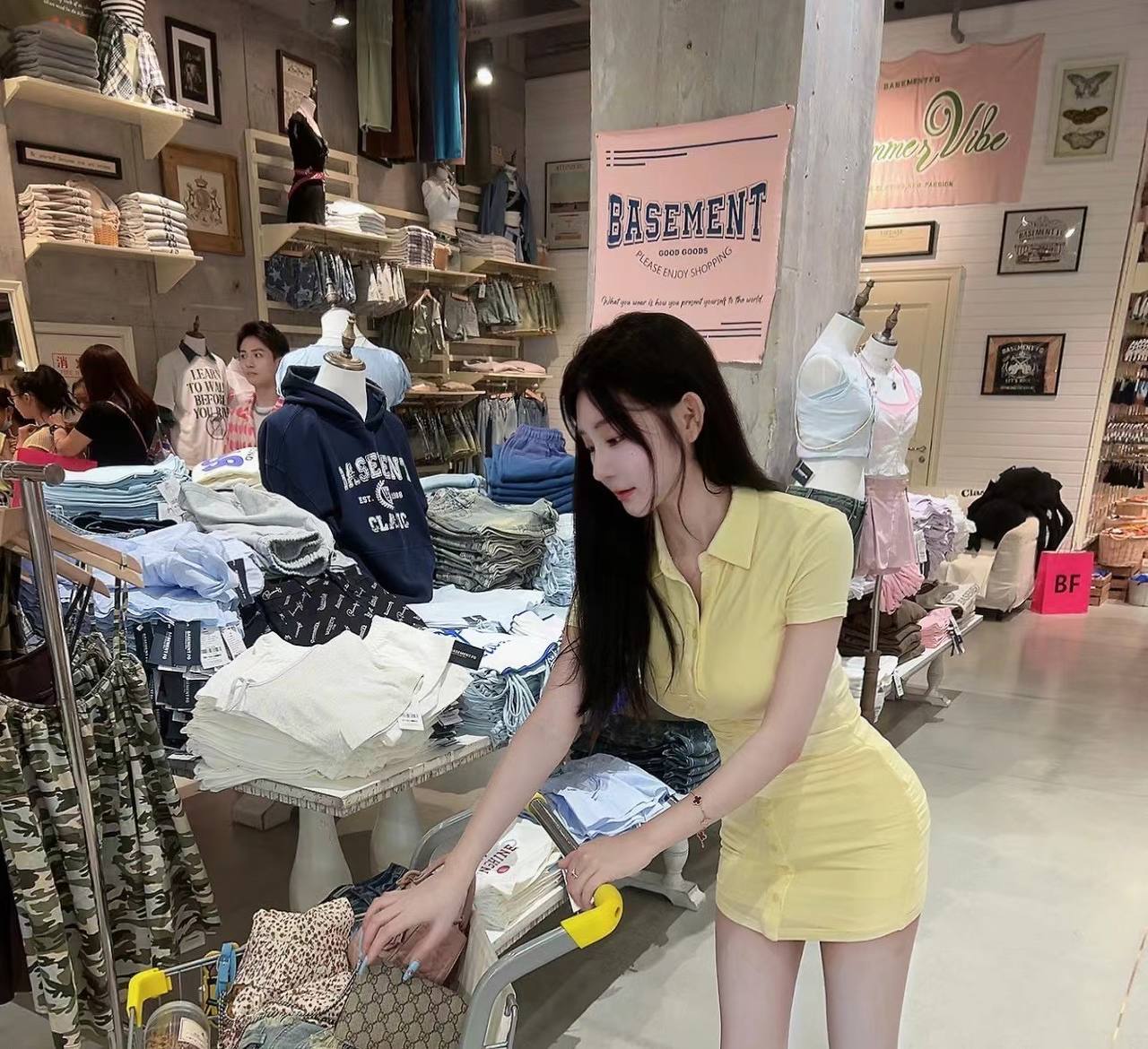 个性时尚模特玟瑶