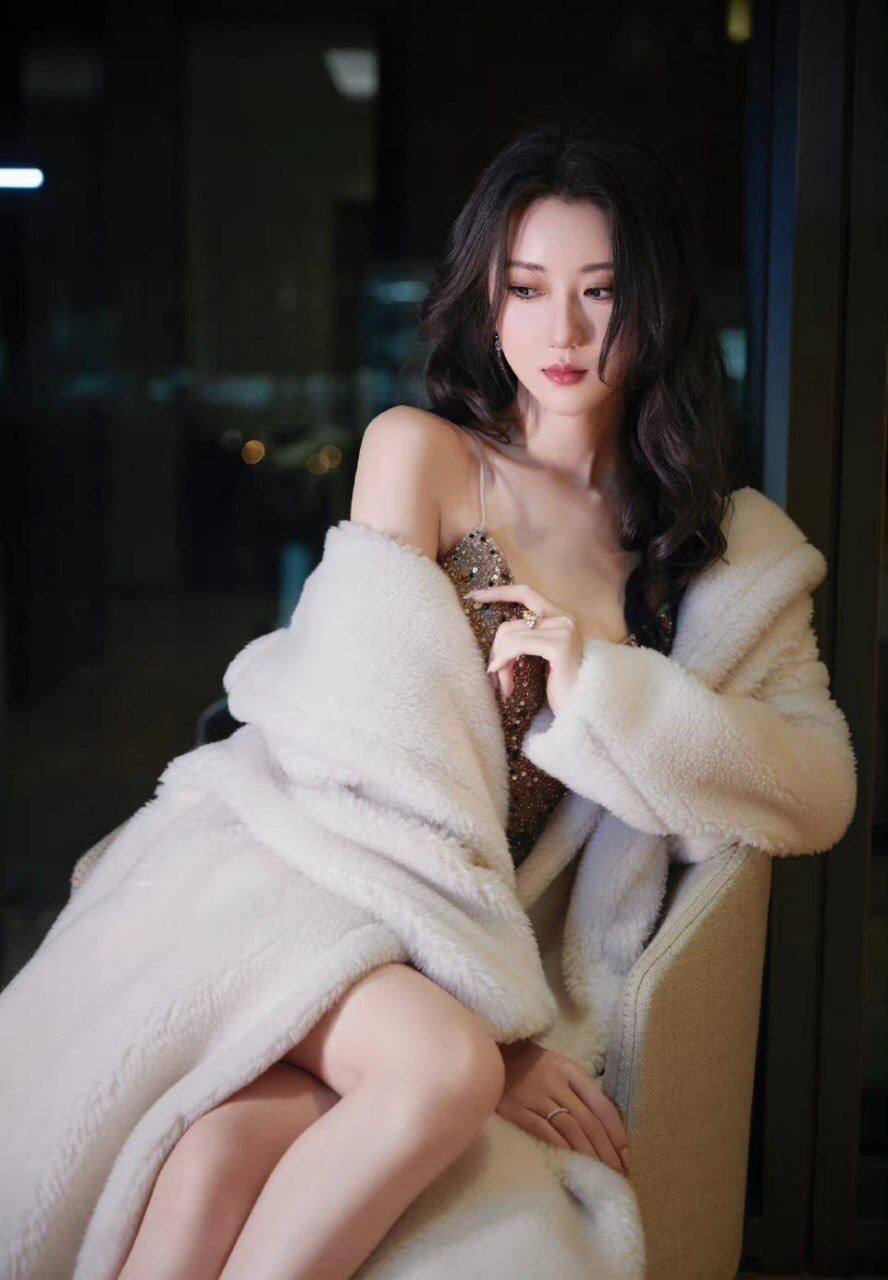 温柔系御姐昕玥