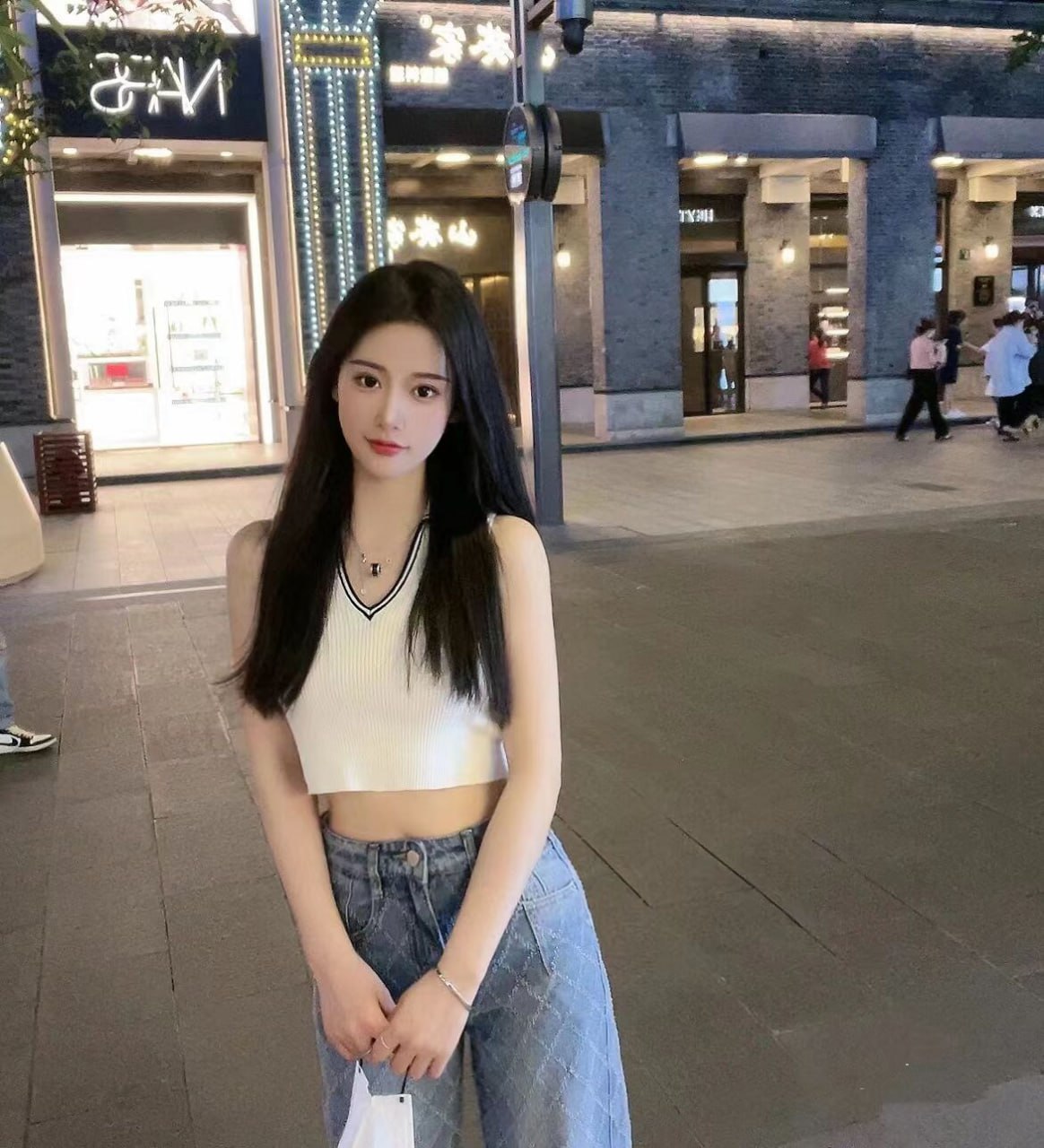 嗓音软糯小姐姐晨滢