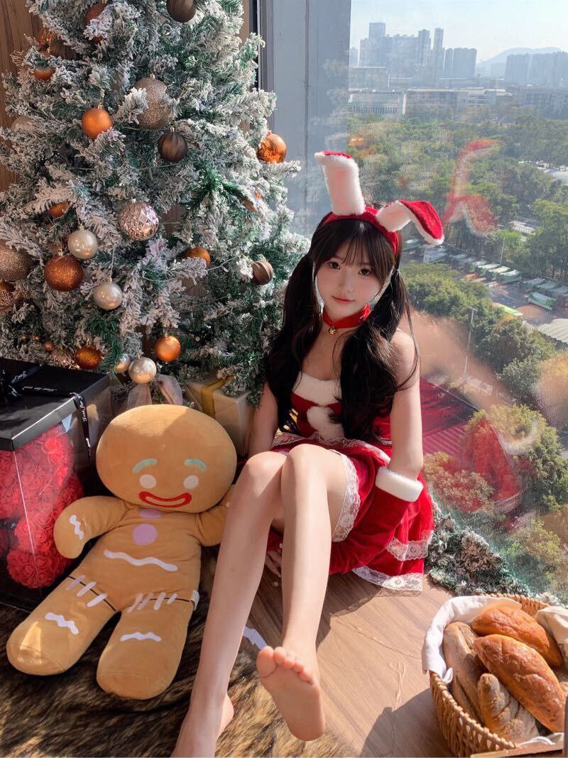 身形娇小甜妹
