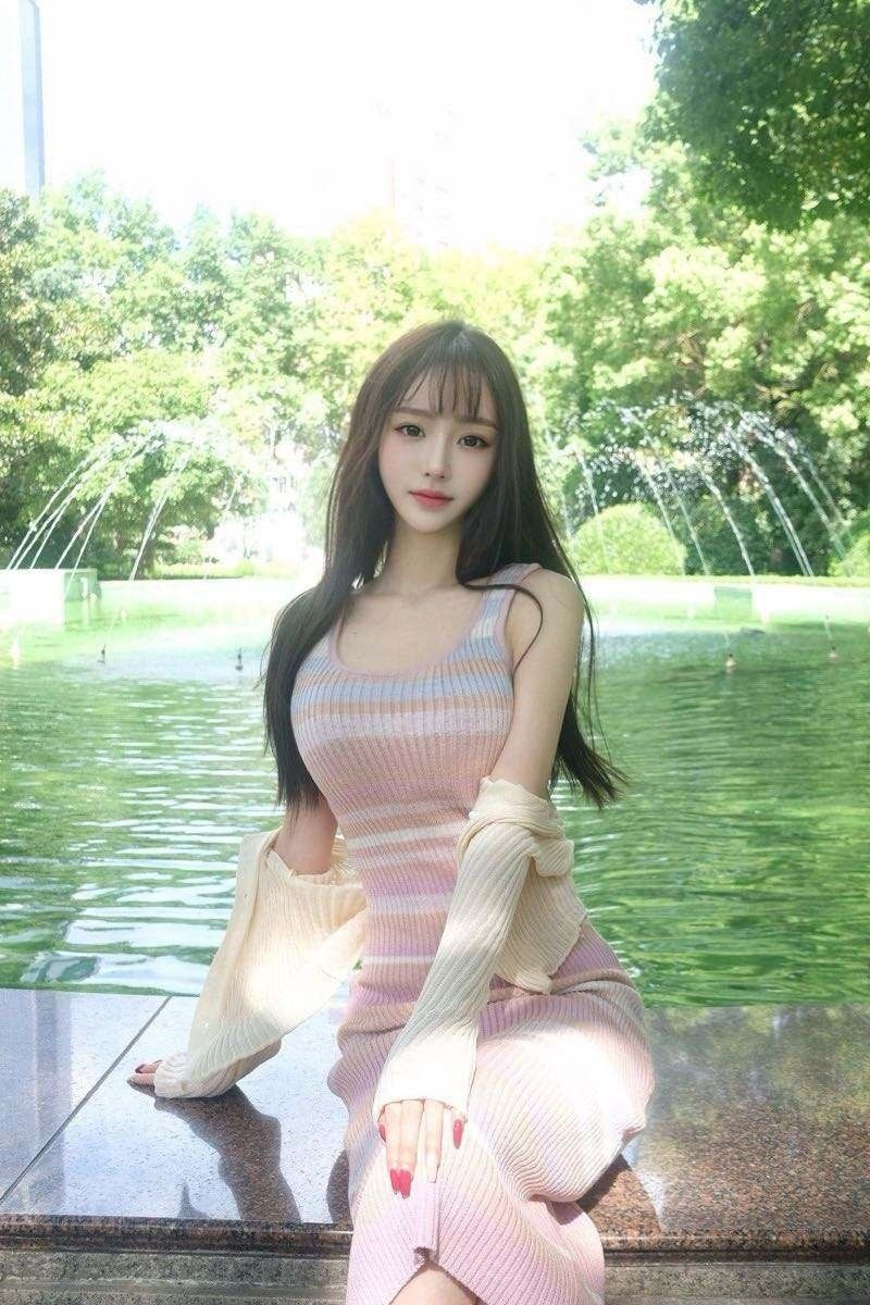 精致御姐秦淮