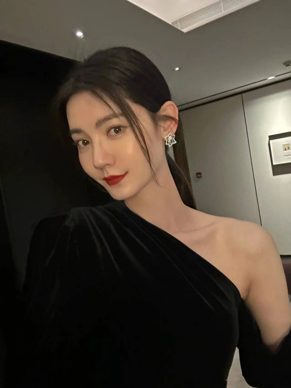御系代表Reina