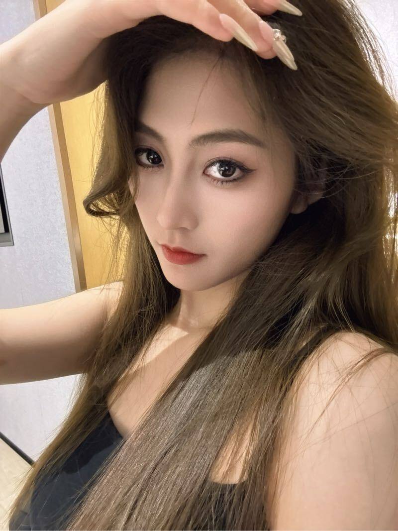在职商业腿模Talia