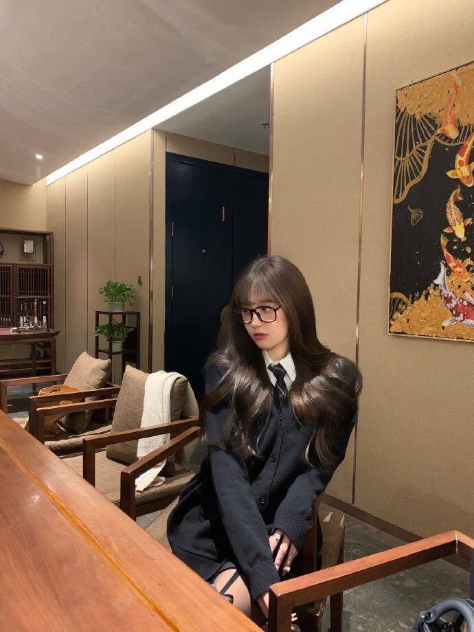 在读音乐生伊娃