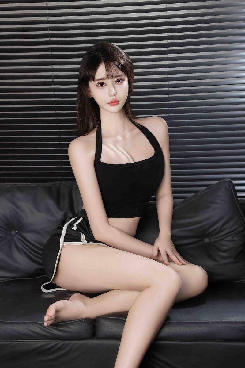 校园模特洛薇