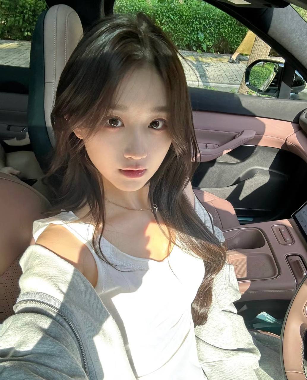 年轻化妆师卡米