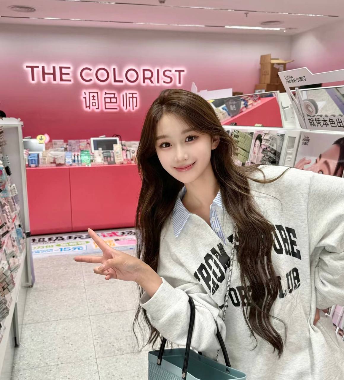 年轻化妆师卡米