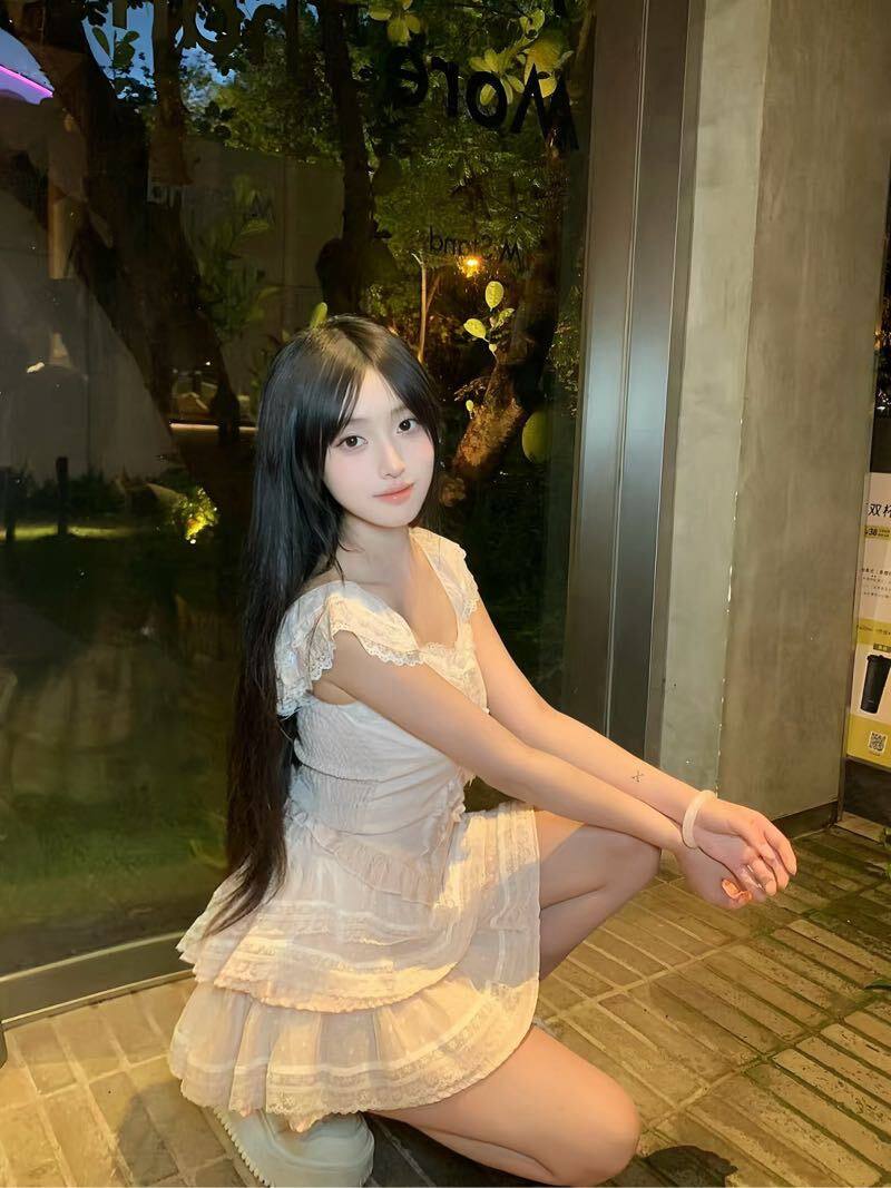 在校艺术生湾湾