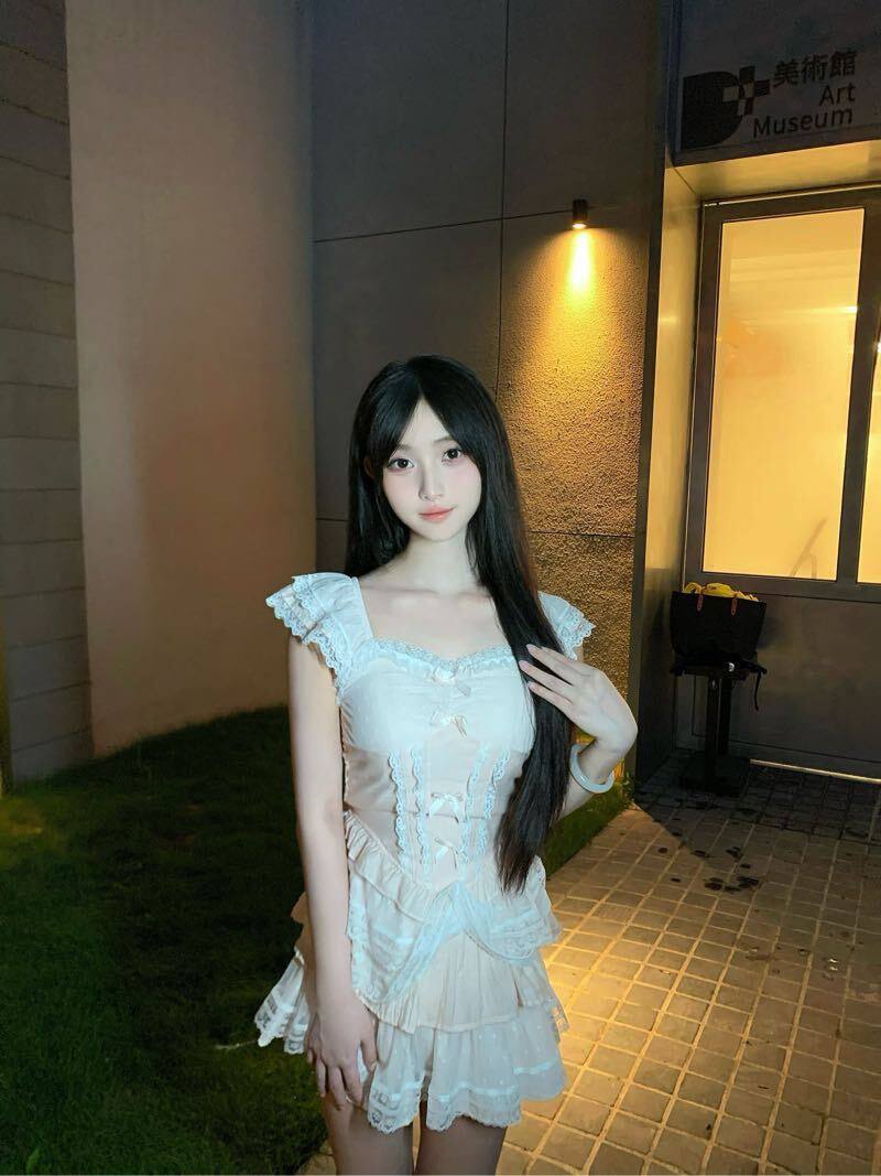 在校艺术生湾湾