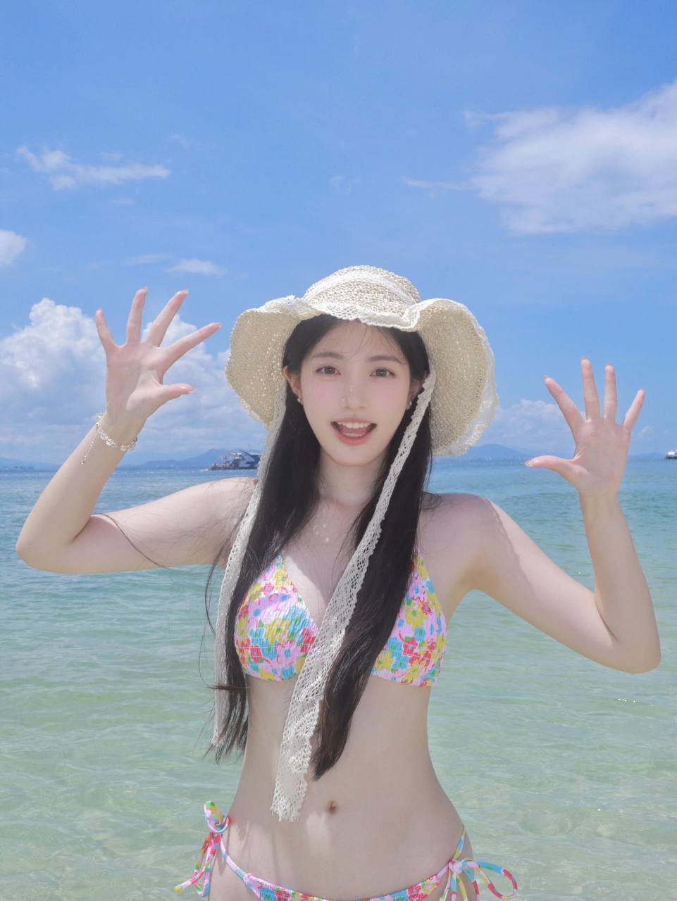 大二在读生Omira