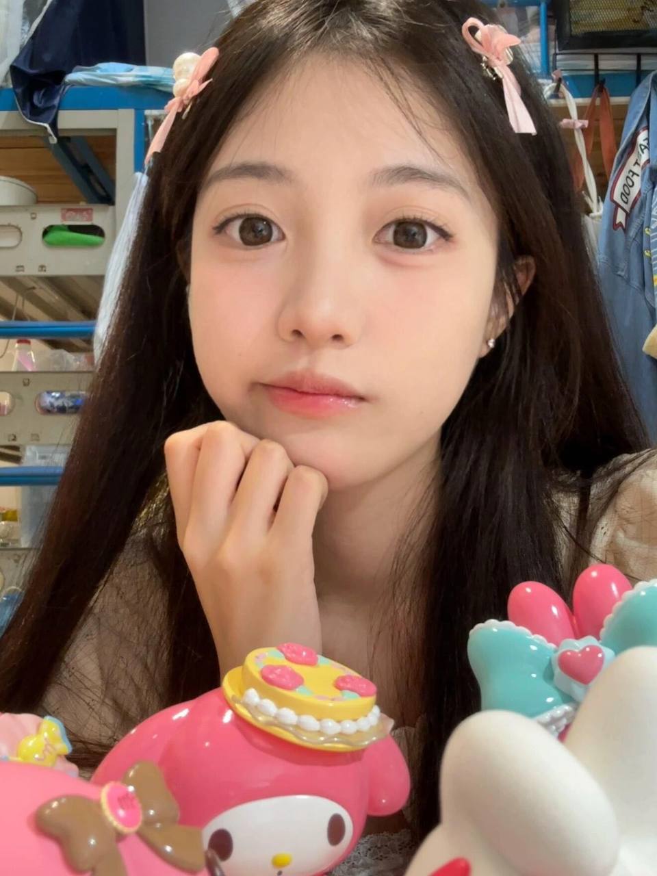 大二在读生Omira