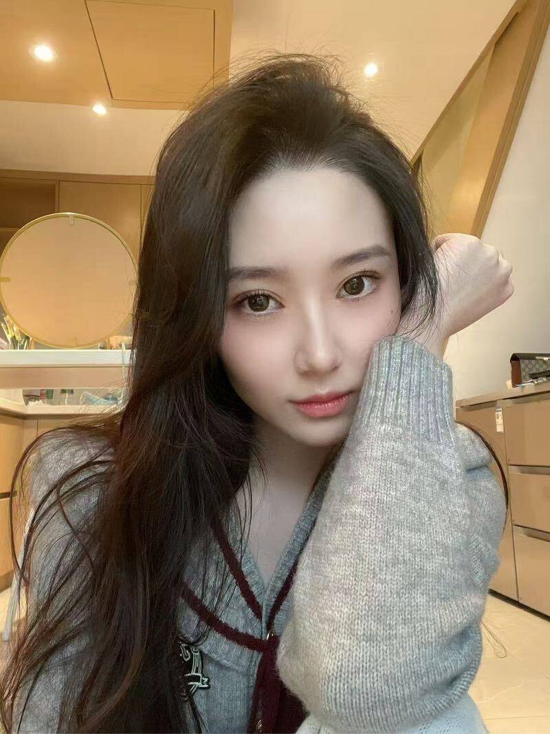 气质清冷女神初妍