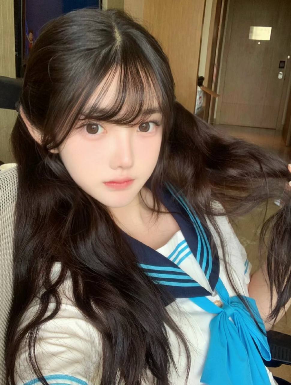 超级反差嫩妹怡楠