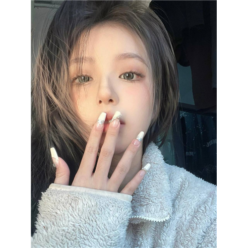 可娇可媚气质出众悦彤