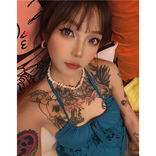 颜值出众女神希彤