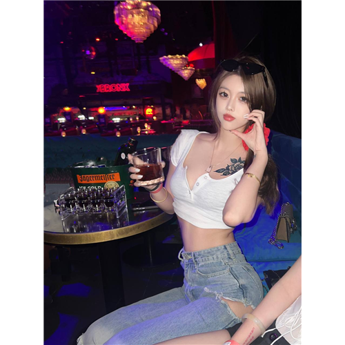 专业夜店DJ凝沁