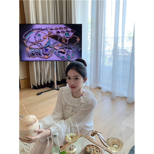 奶感初恋脸Elvia