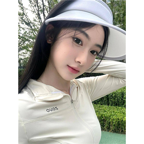 气质型美女娜娅