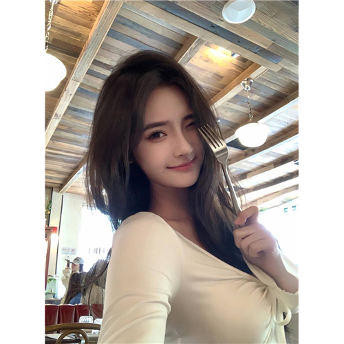 精致小女人Avlen